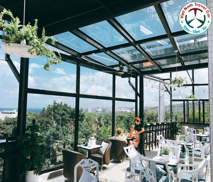 Skyline Cafe & Rooftop Bar - TOP 10 Quán cafe đẹp nhất đáng để check in tại Phú Quốc