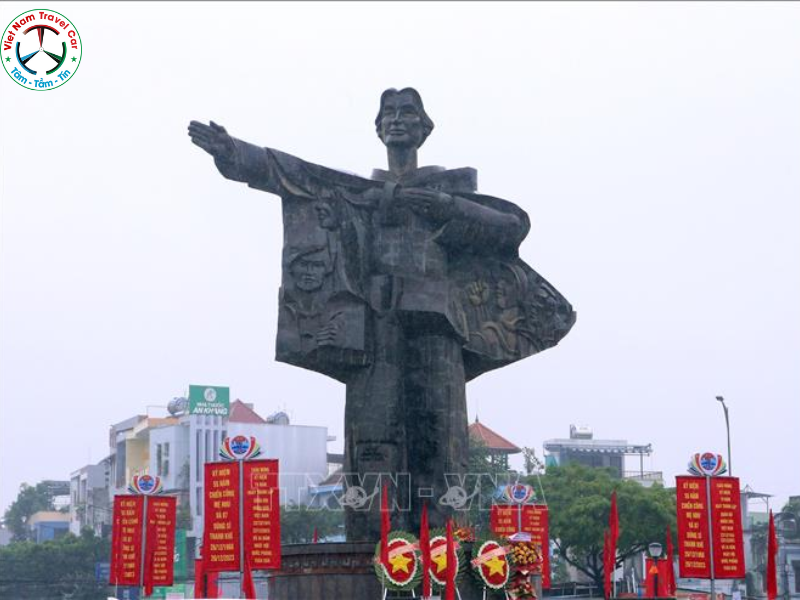Tượng đài Mẹ Nhu