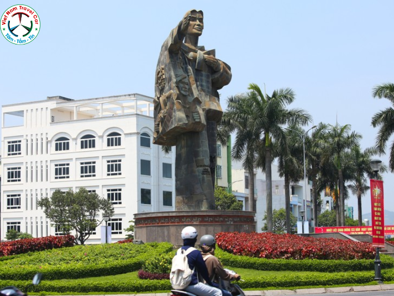 Tượng đài Mẹ Nhu