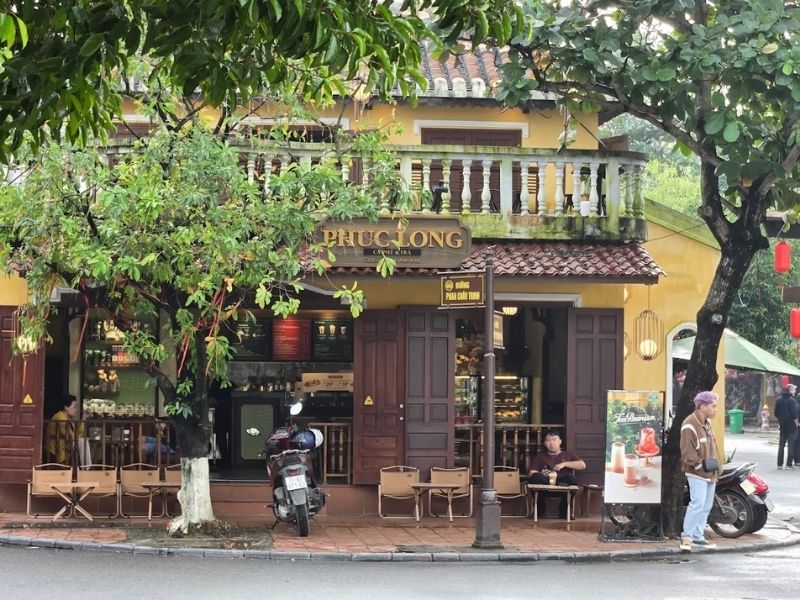 top 8 quan ca phe hoi an song ao ngam pho co cuc dep 3 Phúc Long Hội An – hương vị quen thuộc giữa lòng phố cổ